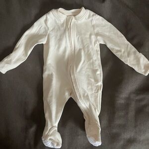 Amazon Essentials Cream Baby Footed Onesie